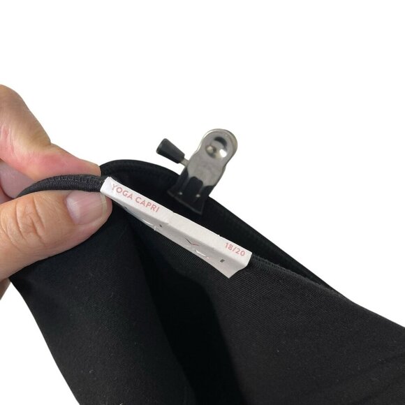 Lane Bryant Livi Black Capri Leggings Signature Stretch Elastic Waist 18/20 NEW - Picture 4 of 7